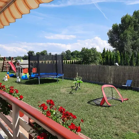 Hals Letniskowe 尤斯托尼莫斯基